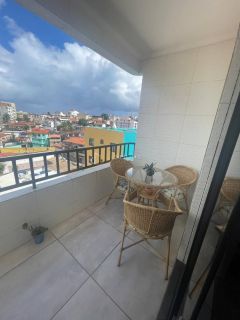 Cobertura 2/4 e 1 suítes  Itapuã
