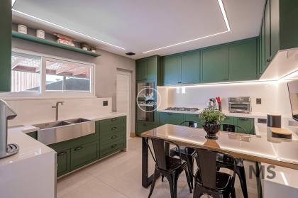 Casa de Condomínio Para Vender com 5 quartos 4 suítes no bairro Alphaville II em Salvador
