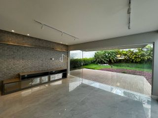 Casa de Condomínio Para Vender com 4 quartos 4 suítes no bairro Alphaville II em Salvador