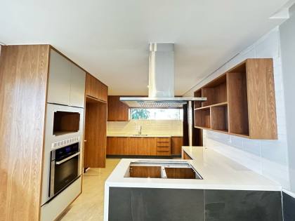 Casa de Condomínio Para Vender com 4 quartos 4 suítes no bairro Alphaville II em Salvador