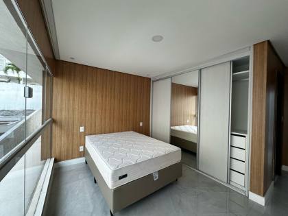 Casa de Condomínio Para Vender com 4 quartos 4 suítes no bairro Alphaville II em Salvador