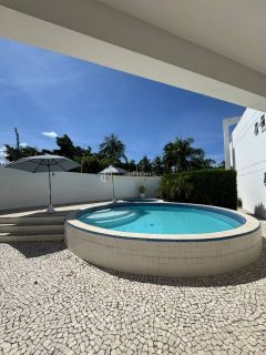 Casa de Condomínio 4/4 e 1 suíte Miragem em Lauro De Freitas