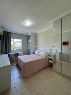 Casa de Condomínio 4/4 e 1 suíte Miragem em Lauro De Freitas