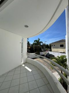 Casa de Condomínio 4/4 e 1 suíte Miragem em Lauro De Freitas