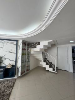 Casa de Condomínio 4/4 e 1 suíte Miragem em Lauro De Freitas