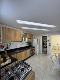 Casa de Condomínio 4/4 e 1 suíte Miragem em Lauro De Freitas