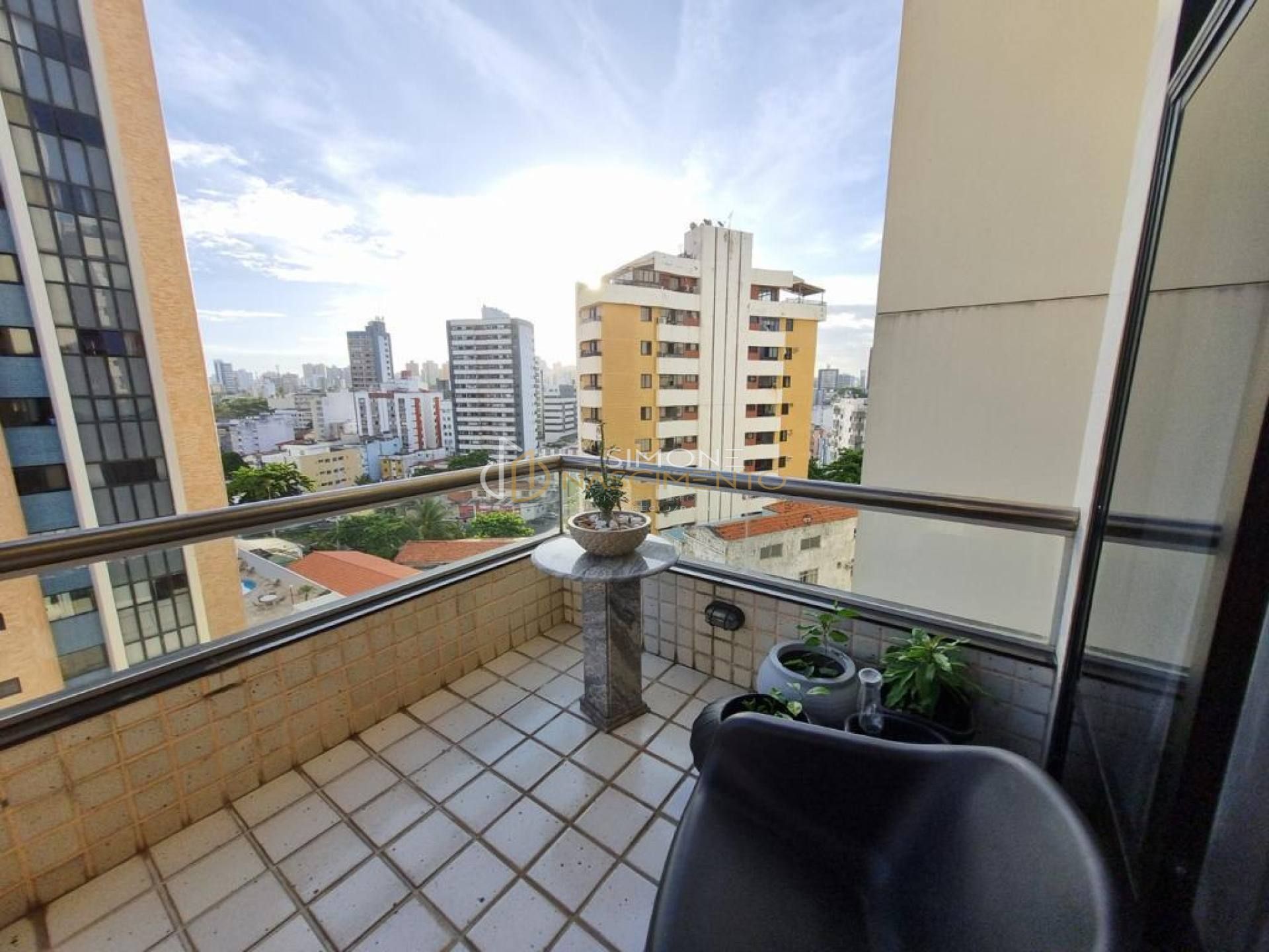 Apartamento  4/4 e 3 suíte Pituba