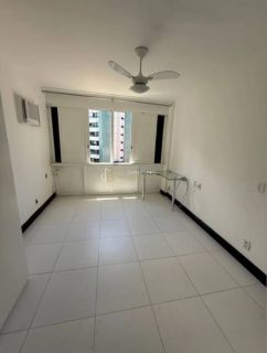Apartamento 3/4 e 1 suítes Barra