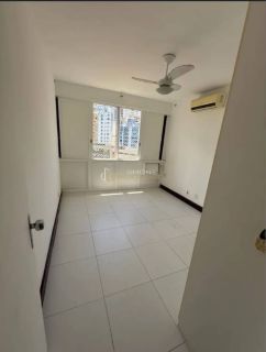 Apartamento 3/4 e 1 suítes Barra