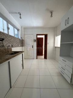 Apartamento 2/4 e 1 suíte Jardim Armação