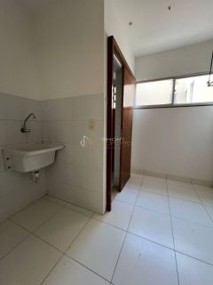 Apartamento 2/4 e 1 suíte Jardim Armação