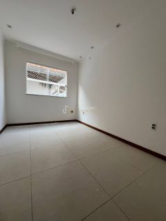 Casa Condomínio Para Alugar 4/4 e 1 suíte Ipitanga