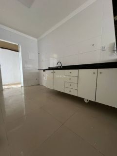Casa Condomínio Para Alugar 4/4 e 1 suíte Ipitanga