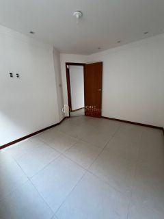 Casa Condomínio Para Alugar 4/4 e 1 suíte Ipitanga