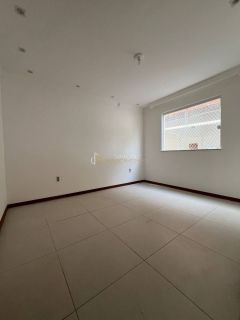 Casa Condomínio Para Alugar 4/4 e 1 suíte Ipitanga