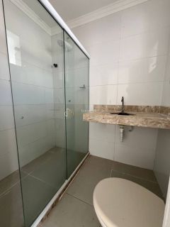 Casa Condomínio Para Alugar 4/4 e 1 suíte Ipitanga
