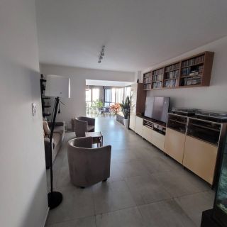 Apartamento à venda com 3 quartos sendo 1suite, tem 178m2 com dependência  em Pituba - Salvador - BA