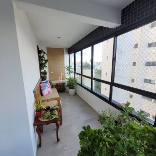 Apartamento à venda com 3 quartos sendo 1suite, tem 178m2 com dependência  em Pituba - Salvador - BA