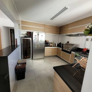 Apartamento à venda com 3 quartos sendo 1suite, tem 178m2 com dependência  em Pituba - Salvador - BA