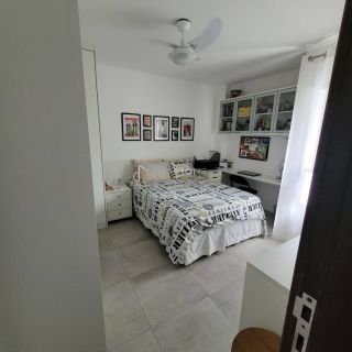 Apartamento à venda com 3 quartos sendo 1suite, tem 178m2 com dependência  em Pituba - Salvador - BA