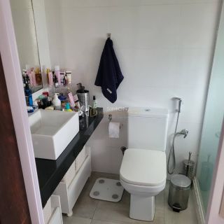 Apartamento à venda com 3 quartos sendo 1suite, tem 178m2 com dependência  em Pituba - Salvador - BA