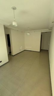 Apartamento a venda com 3 quartos sendo 1 suíte, tem 74m2, varanda, 1 vaga em Imbuí - Salvador - BA