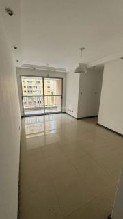 Apartamento a venda com 3 quartos sendo 1 suíte, tem 74m2, varanda, 1 vaga em Imbuí - Salvador - BA