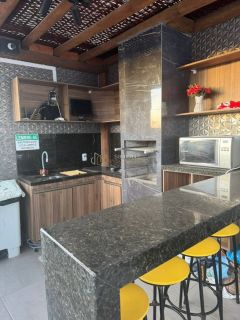 Casa Cond. Fechado à venda com 3Suites tem 169m2 com varanda em Buraquinho - Lauro de Freitas - BA
