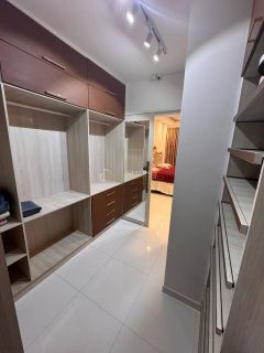 Casa Cond. Fechado à venda com 3Suites tem 169m2 com varanda em Buraquinho - Lauro de Freitas - BA