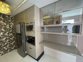 Casa Cond. Fechado à venda com 3Suites tem 169m2 com varanda em Buraquinho - Lauro de Freitas - BA