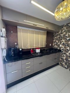 Casa Cond. Fechado à venda com 3Suites tem 169m2 com varanda em Buraquinho - Lauro de Freitas - BA