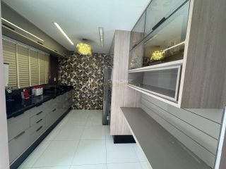 Casa Cond. Fechado à venda com 3Suites tem 169m2 com varanda em Buraquinho - Lauro de Freitas - BA