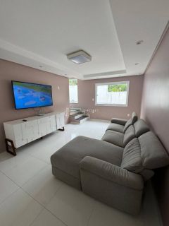 Casa Cond. Fechado à venda com 3Suites tem 169m2 com varanda em Buraquinho - Lauro de Freitas - BA