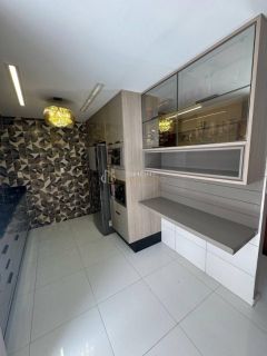 Casa Cond. Fechado à venda com 3Suites tem 169m2 com varanda em Buraquinho - Lauro de Freitas - BA