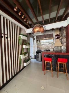 Casa Cond. Fechado à venda com 3Suites tem 169m2 com varanda em Buraquinho - Lauro de Freitas - BA