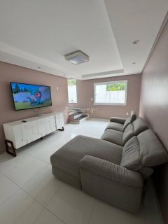 Casa Cond. Fechado à venda com 3Suites tem 169m2 com varanda em Buraquinho - Lauro de Freitas - BA