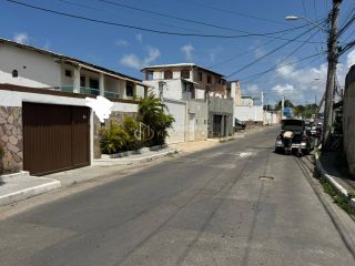 Casa Solta à venda com 3quartos sendo 2suites tem 180m2, 5 vagas em Ipitanga - Lauro de Freitas - BA