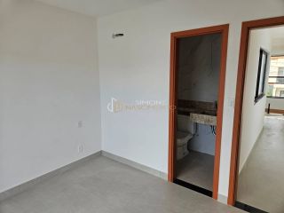Casa em Condomínio à venda com 4 suítes, tem 195m2 de área total em Abrantes-Lauro de Freitas - Ba