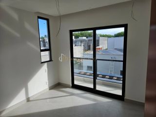 Casa em Condomínio à venda com 4 suítes, tem 195m2 de área total em Abrantes-Lauro de Freitas - Ba