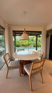 Casa à Venda na Praia do Forte com 3 Suítes e Piscina Privativa.