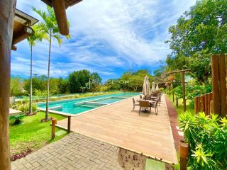 Casa à Venda na Praia do Forte com 3 Suítes e Piscina Privativa.