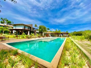 Casa à Venda na Praia do Forte com 3 Suítes e Piscina Privativa.