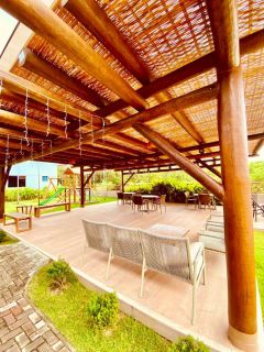 Casa à Venda na Praia do Forte com 3 Suítes e Piscina Privativa.