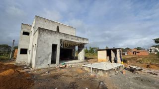 Casa de Condomínio 4/4 e1 suíte Cajazeiras de Abrantes