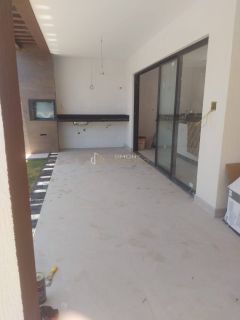 Casa em Condomínio 4 suítes