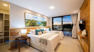 Casa de Condomínio Para Vender pé na areia na Praia do Forte. Com 800m² de área útil e 8 suítes.