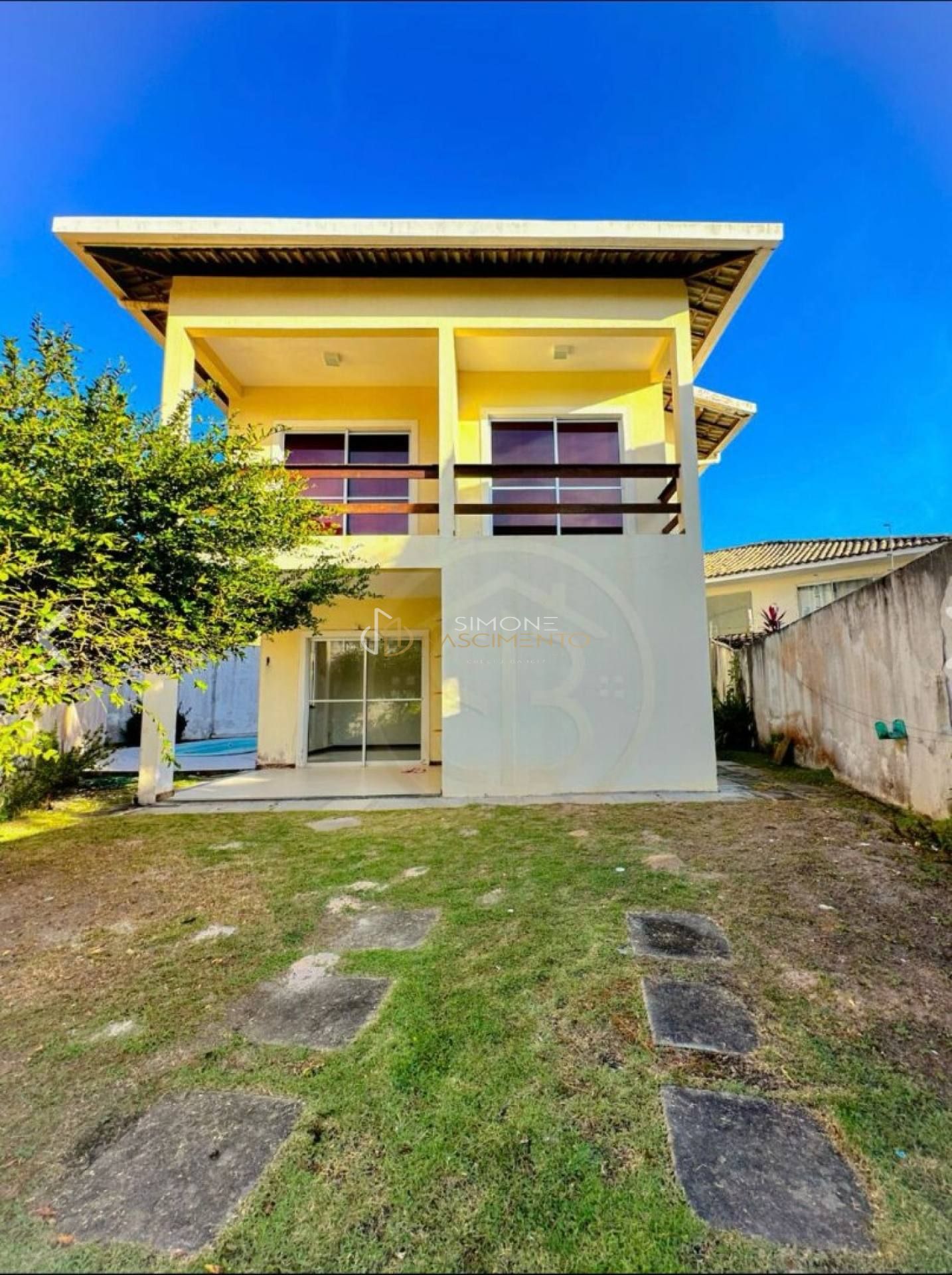 Casa Solta 4/4 e 3 suítes  Buraquinho