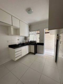 Casa Solta 4/4 e 1 suíte  Ipitanga