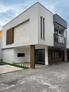 Condomínio Exclusivo em Ipitanga – Casas Dúplex de Alto Padrão