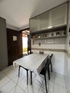 Casa de Condomínio Para Alugar 3/4 e  1 suítes  Buraquinho